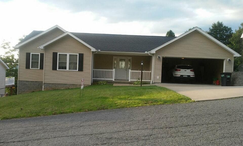 1st image of 209 Eastgate Dr