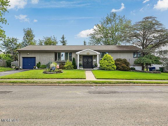 4th image of 802 Stamford Drive