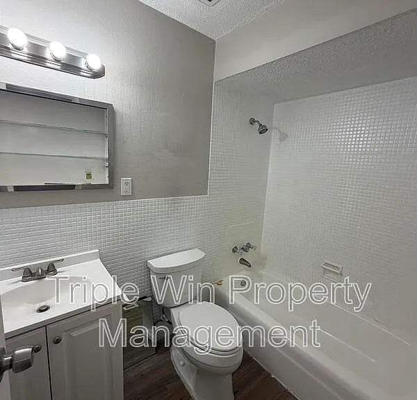 2372 Rockymont Dr — Photo 20
