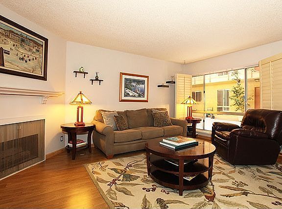 4th image of 837 N West Knoll Dr APT 119