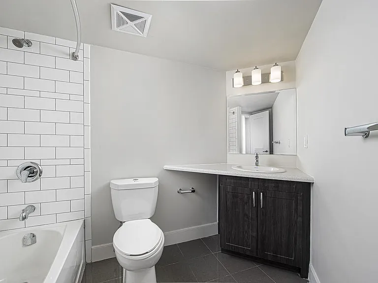 5600 Sheppard Ave E — Photo 11