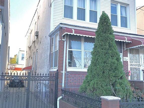 3rd image of 2114 Lafayette Ave