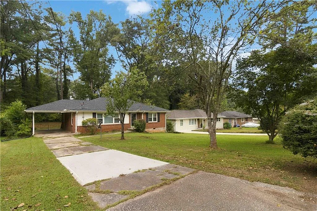 3 bed, 1.5 bath, 1220 sqft, $1,650 — Photo 2