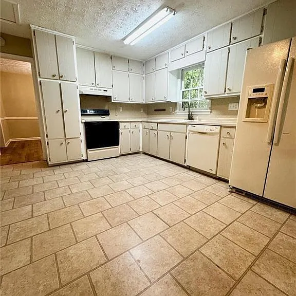 3380 Creek Hollow Dr — Photo 23