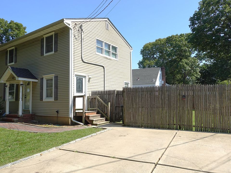1st image of 20 Cambridge Ave #2