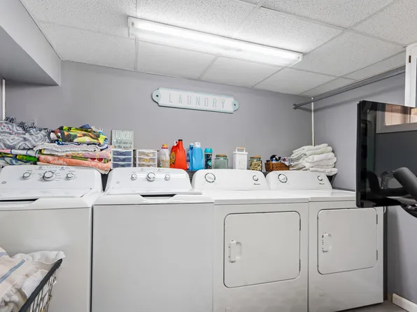 1041 Stonewall Lane image 12 of 48