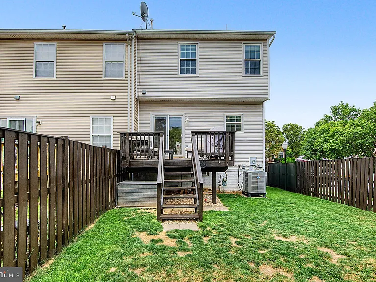 510 Lilac Ter NE — Photo 37