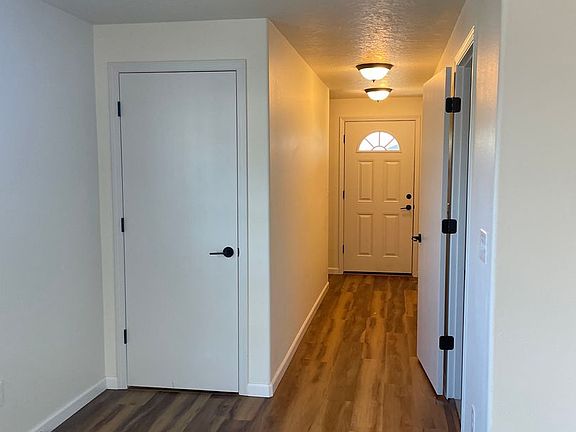 2nd image of 640-642 S Broad St #640