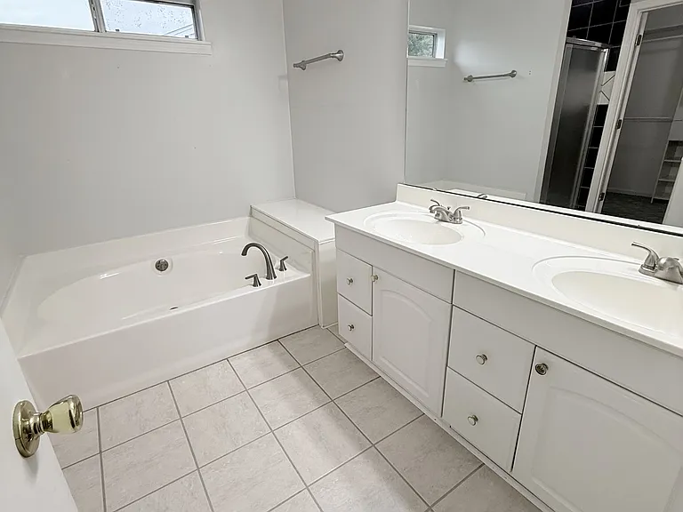 1132 Lancelot Ln — Photo 16