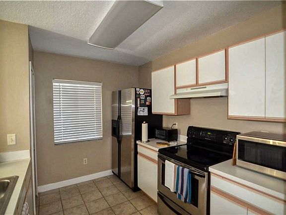 4th image of 1675 Fluorshire Dr