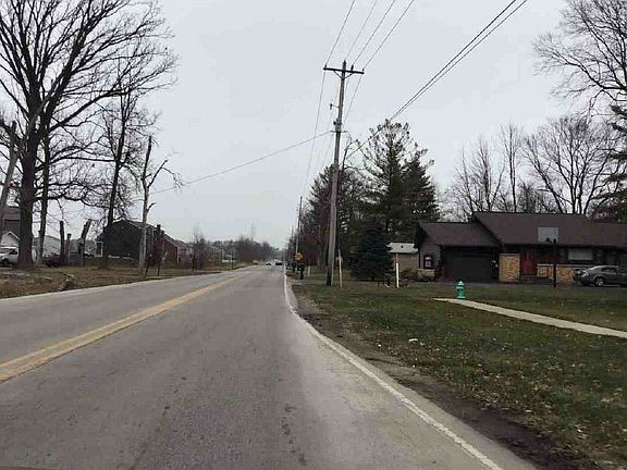 Exterior Neighborhood (street photo)