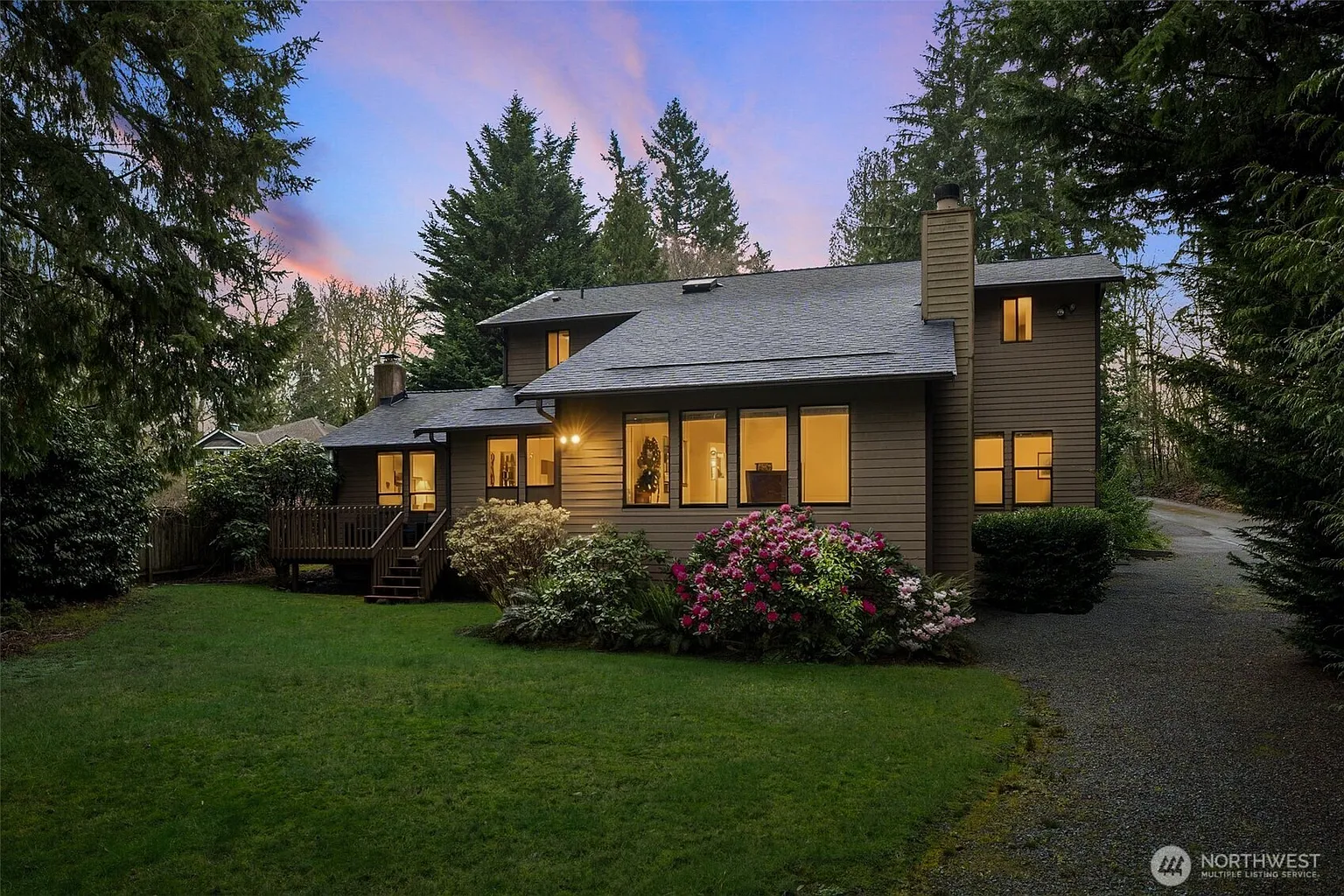 18557 W Lake Desire Drive SE photo 1
