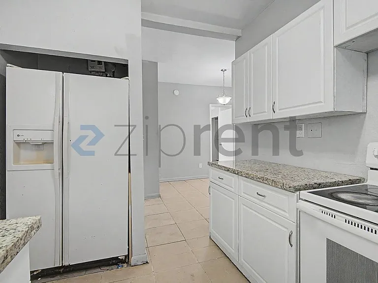 238 NE 57th St — Photo 10