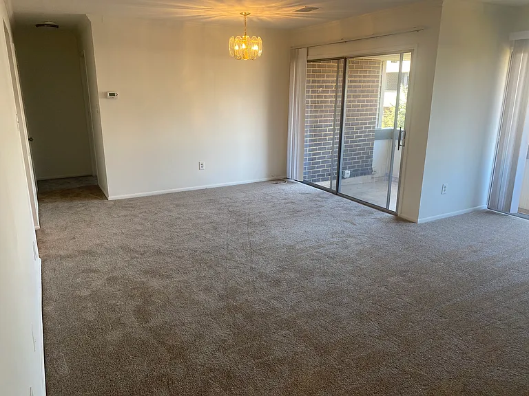 10206 Prince Pl — Photo 4