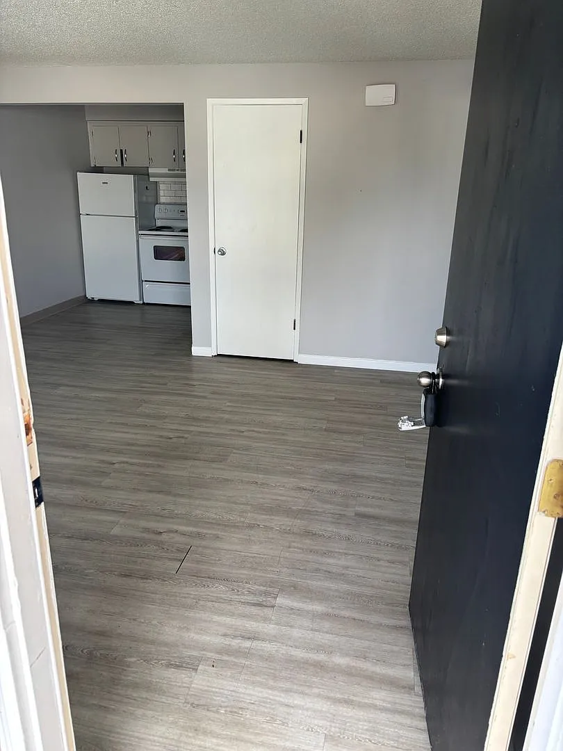 Parkside West — Photo 1