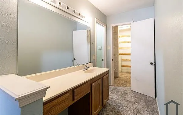 3 bed, 1269 sqft, $2,700 — Photo 3