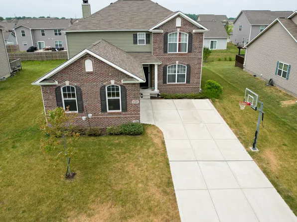 820 Declaration Dr, Pittsboro, IN 46167