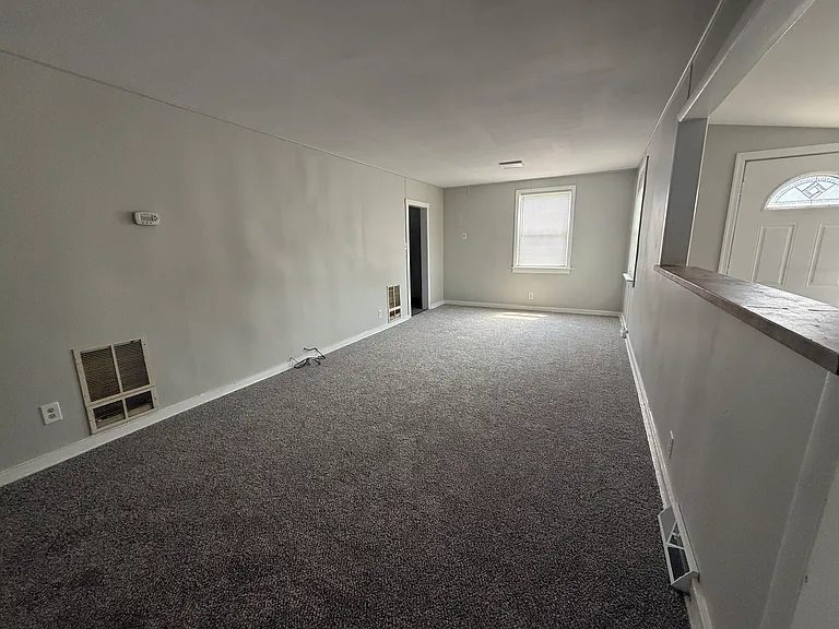 325 Ives Ave — Photo 5