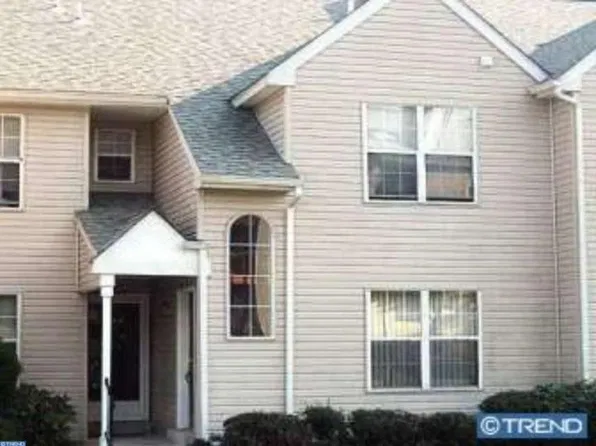 421 Derry Dr, Aston, PA 19014