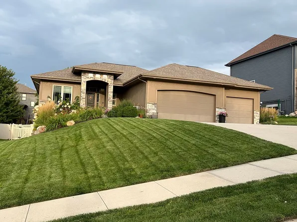 4209 N 208th St, Elkhorn, NE 68022