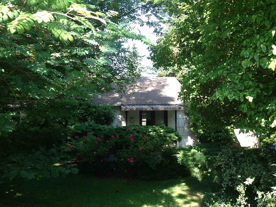 1st image of 7711 Forest Dr NE