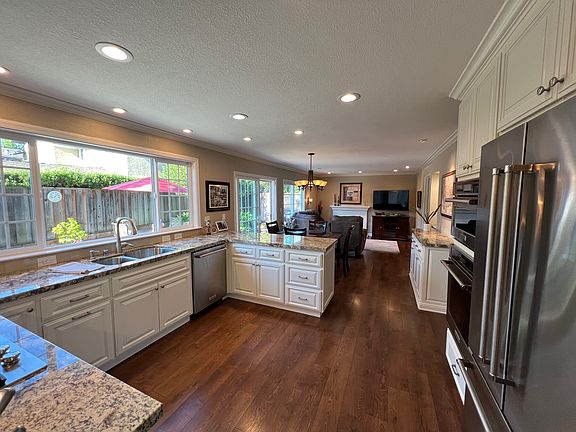 4th image of 1130 Clydebank Ct