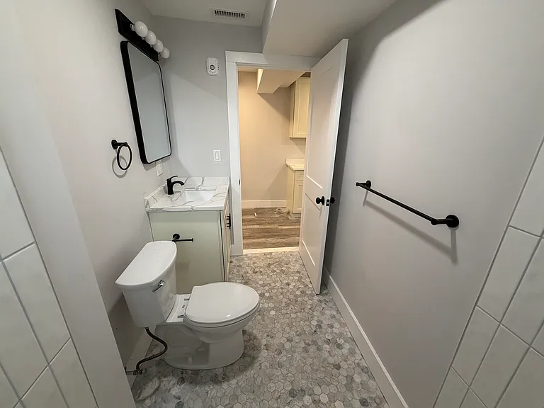 90 Winthrop Shore Dr #1B — Photo 7