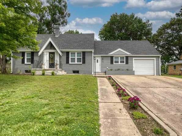 504 N Price Ln, Clinton, MO 64735