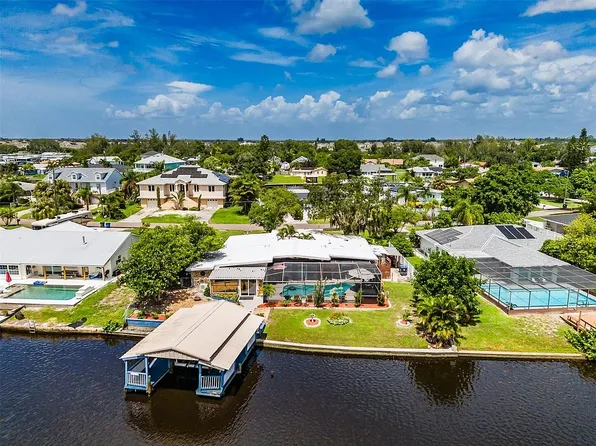 820 Blue Heron Blvd, Ruskin, FL 33570