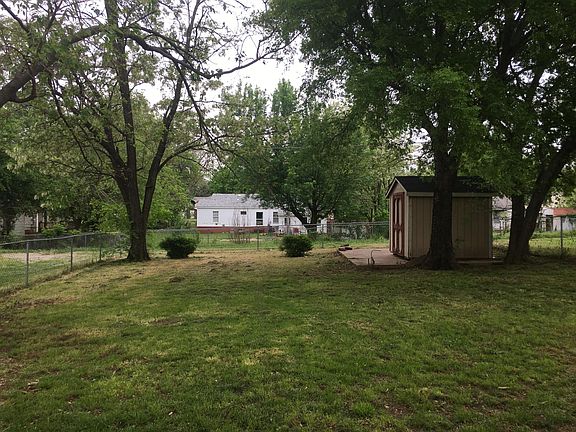 5th image of 1315 W Oregon Ave