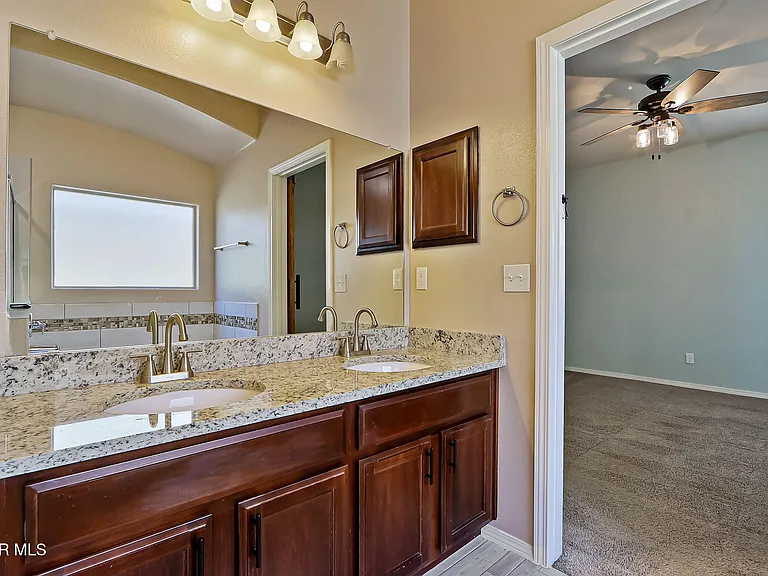 3921 Desert Dunes Dr — Photo 24