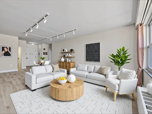 555 Kappock Street image 3 of 24