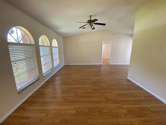 2nd image of 3985 Lundale Ave