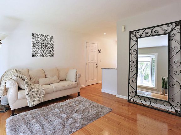 3rd image of 206 Egan Dr