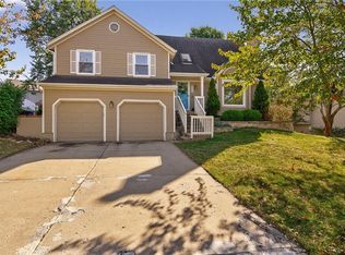 912 N Arroyo Dr, Olathe, KS 66061