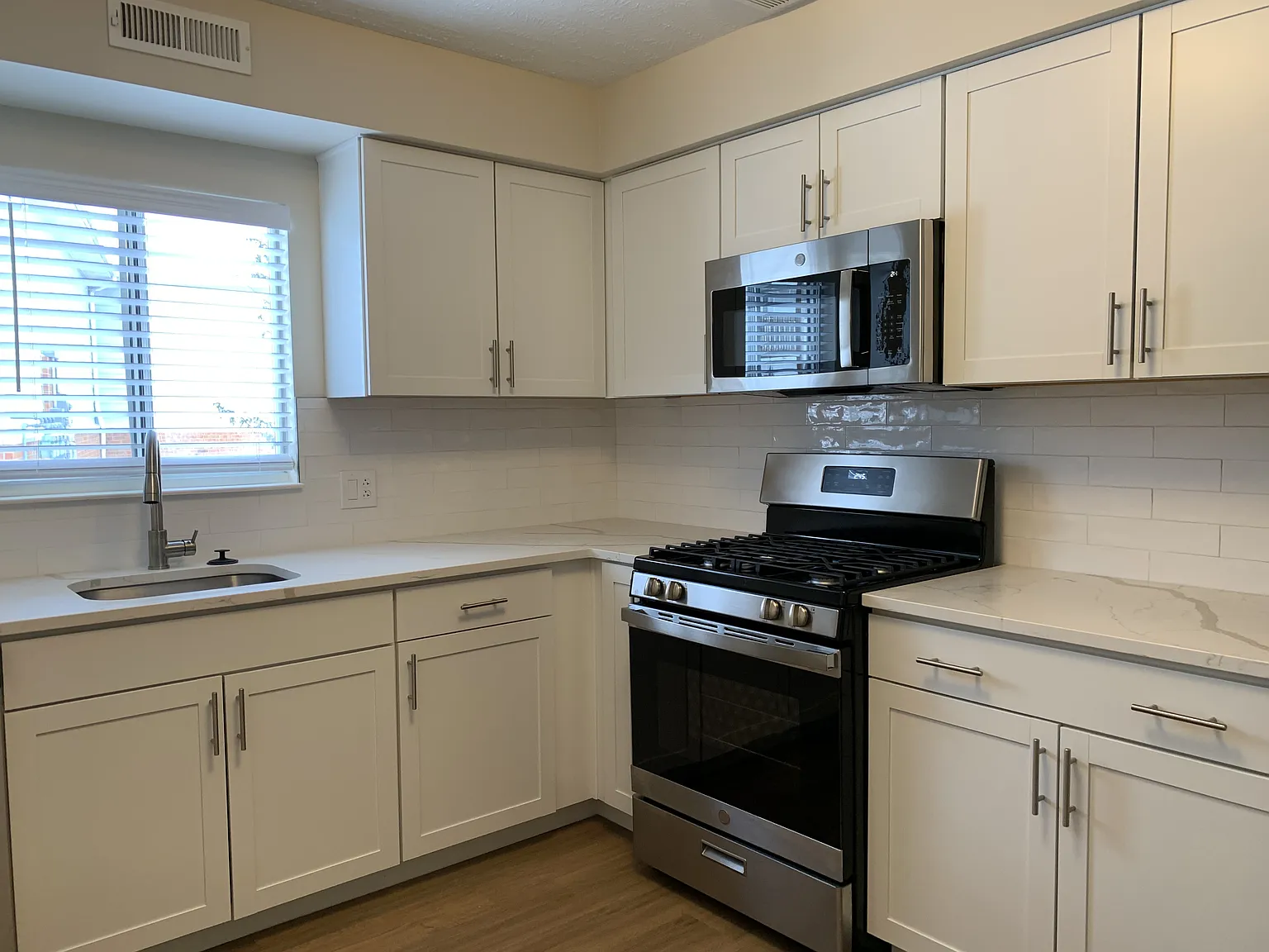 Oakwood Apartments — Photo 3