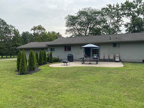 3rd image of 2820 Berkshire Dr