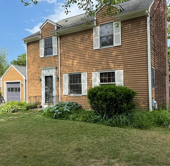 16 Frederick Dr — Photo 1