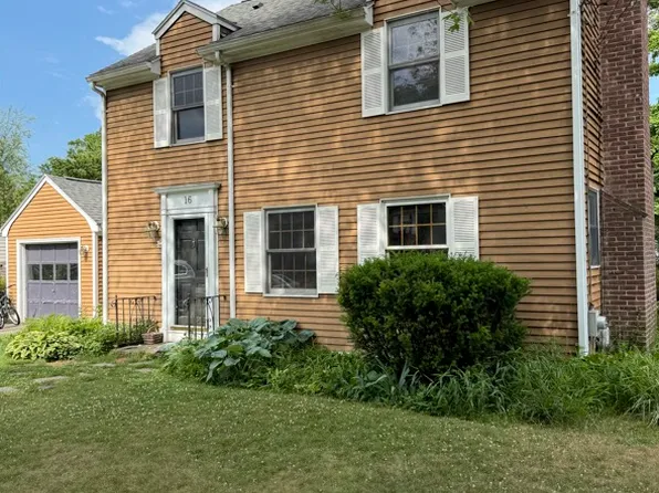 16 Frederick Dr, Barrington, RI 02806