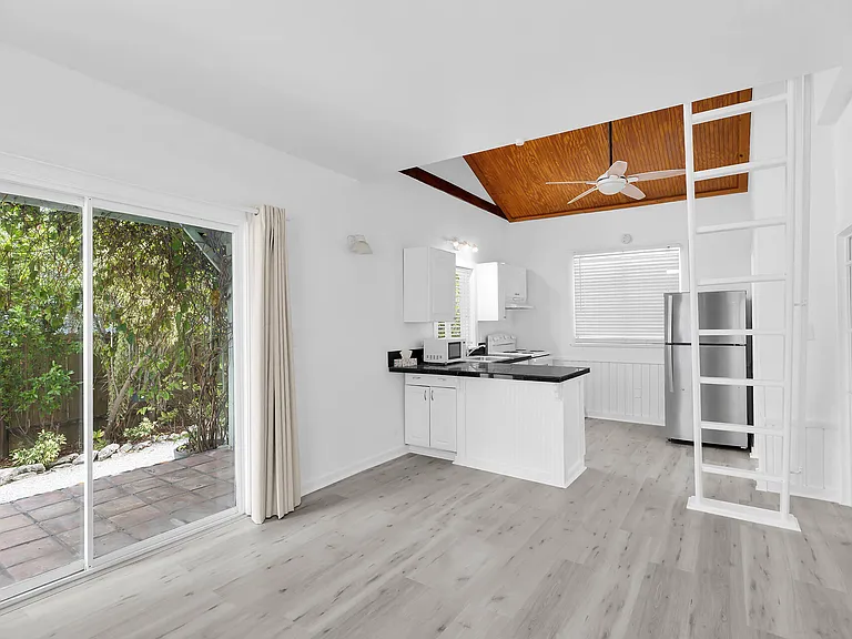 312 Catherine St #2 — Photo 7