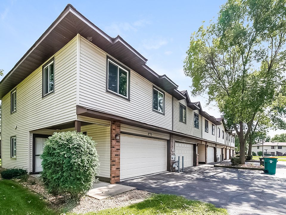 1st image of 8824 Maplebrook Ct N