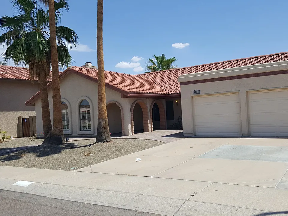 3937 E Keresan St