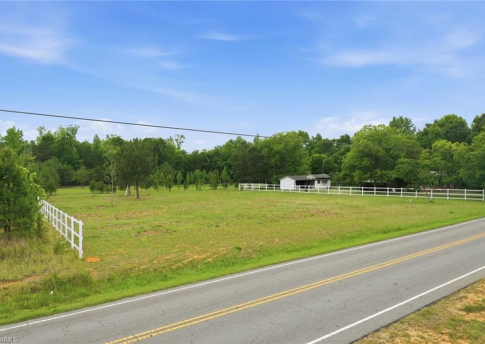 1st image of 4584 Burch Bridge Rd
