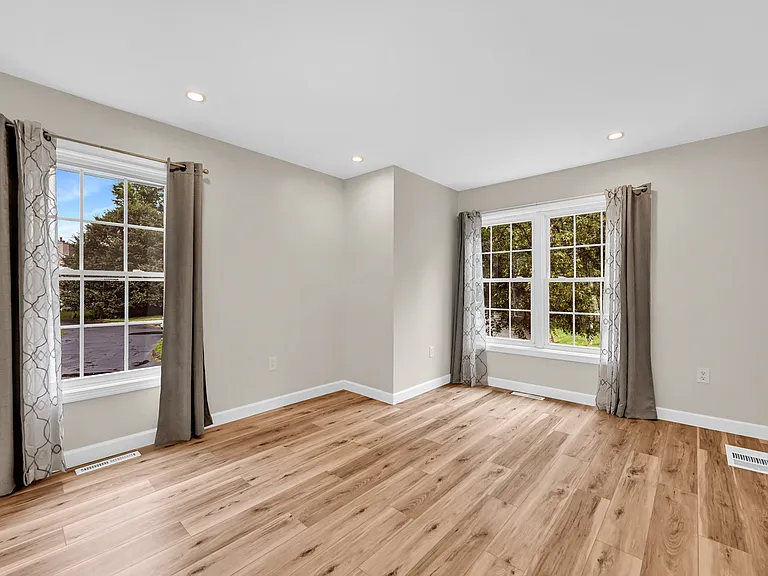 17 Cinnamon Cir — Photo 2