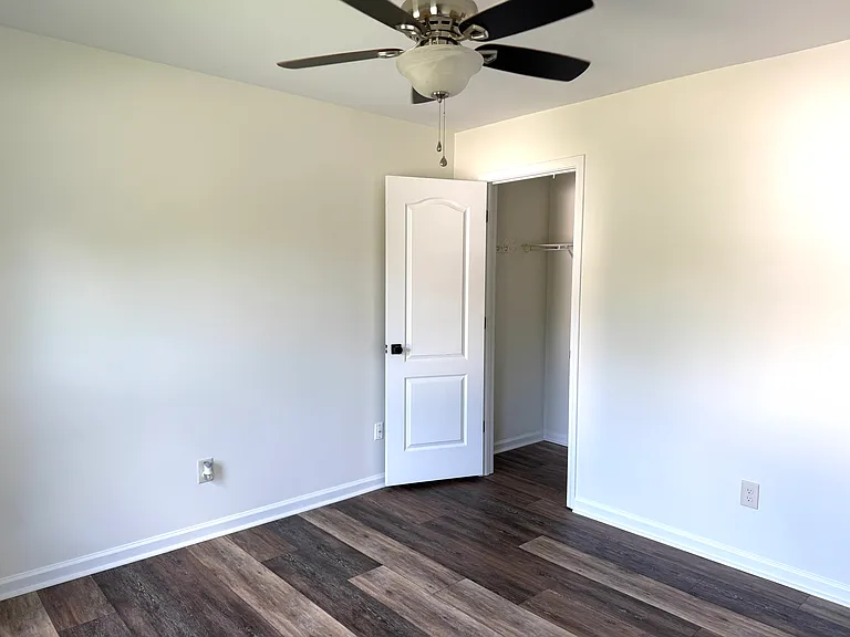 105 Springlaurel Ct — Photo 18
