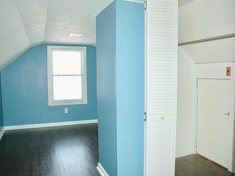 1815 Dallas Ave — Photo 11
