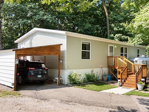 2nd image of 2060 Clearwater Forest Dr