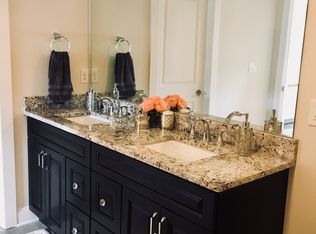 1712 Brainard Rd, Lyndhurst, OH 44124