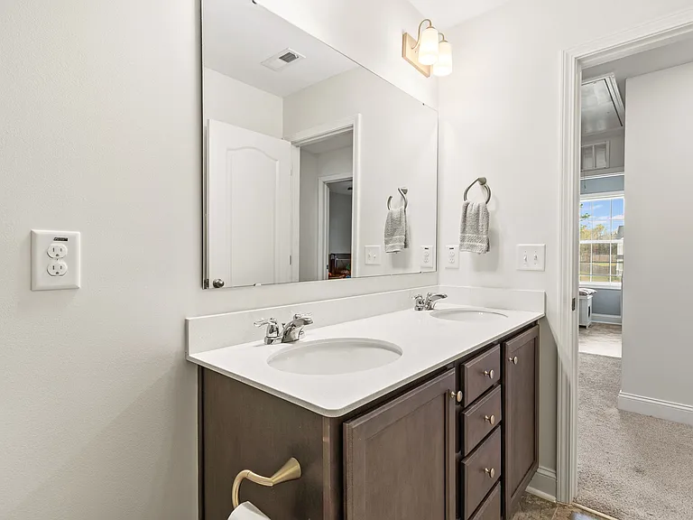 216 Bunting Dr — Photo 29