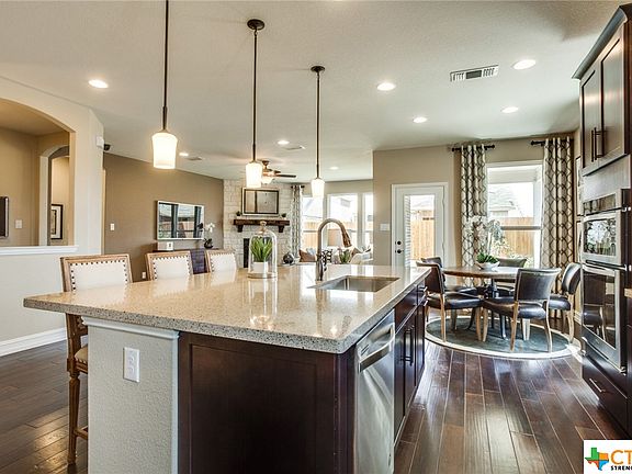 3rd image of 2251 Oak Run Parkway Dr